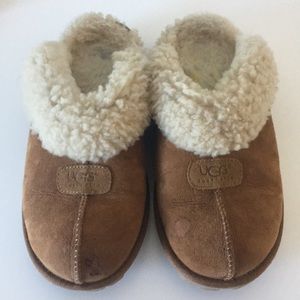 Chestnut coquette Ugg slippers